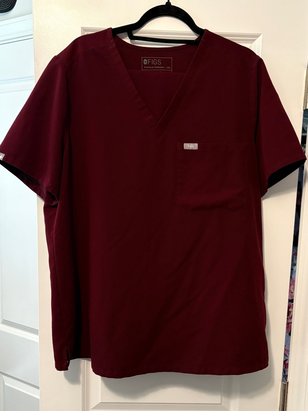 FIGS women’s scrub set Burgundy x 2